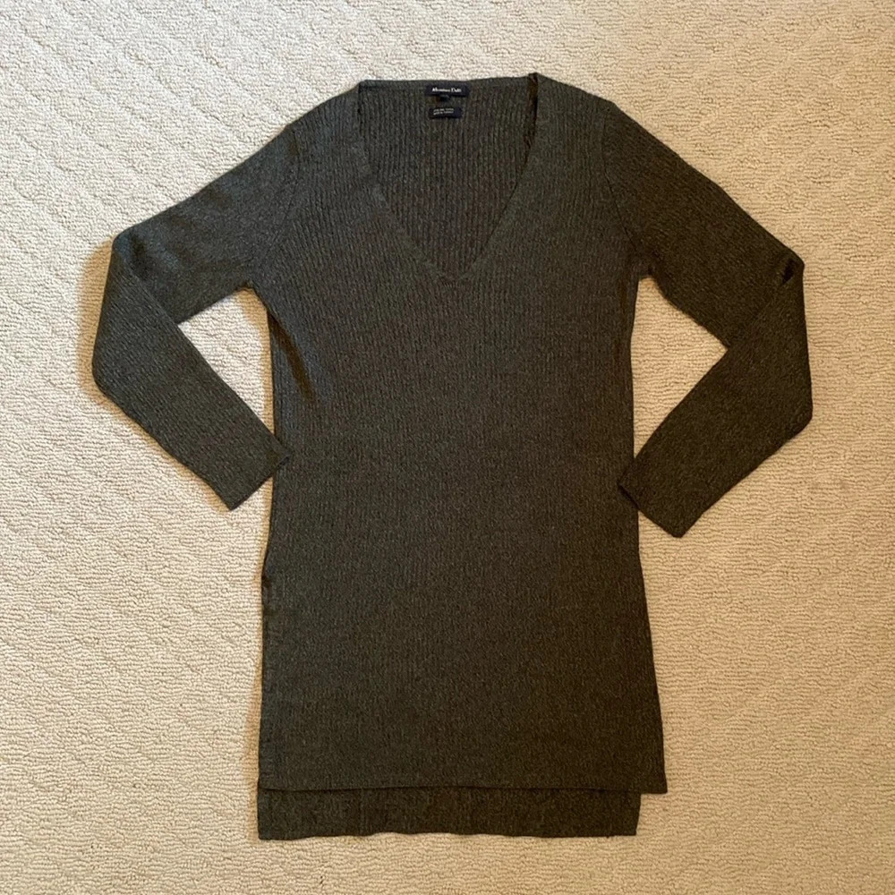 Massimo Dutti size small olive green tunic sweater Italian Yarn
